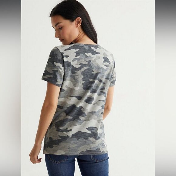 NWT- Lucky Brand- Women’s Camo Crew Neck Essential Brunout Soft Grey Tee, Medium - Picture 8 of 11